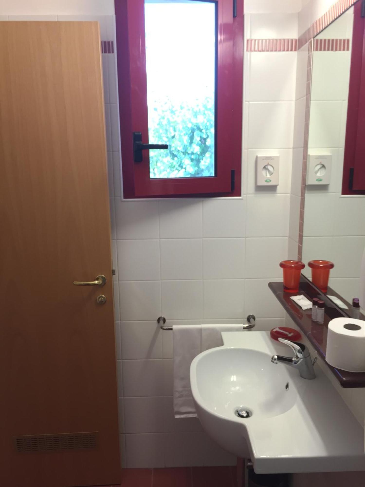 Hotel Fiorella Senigallia Værelse billede