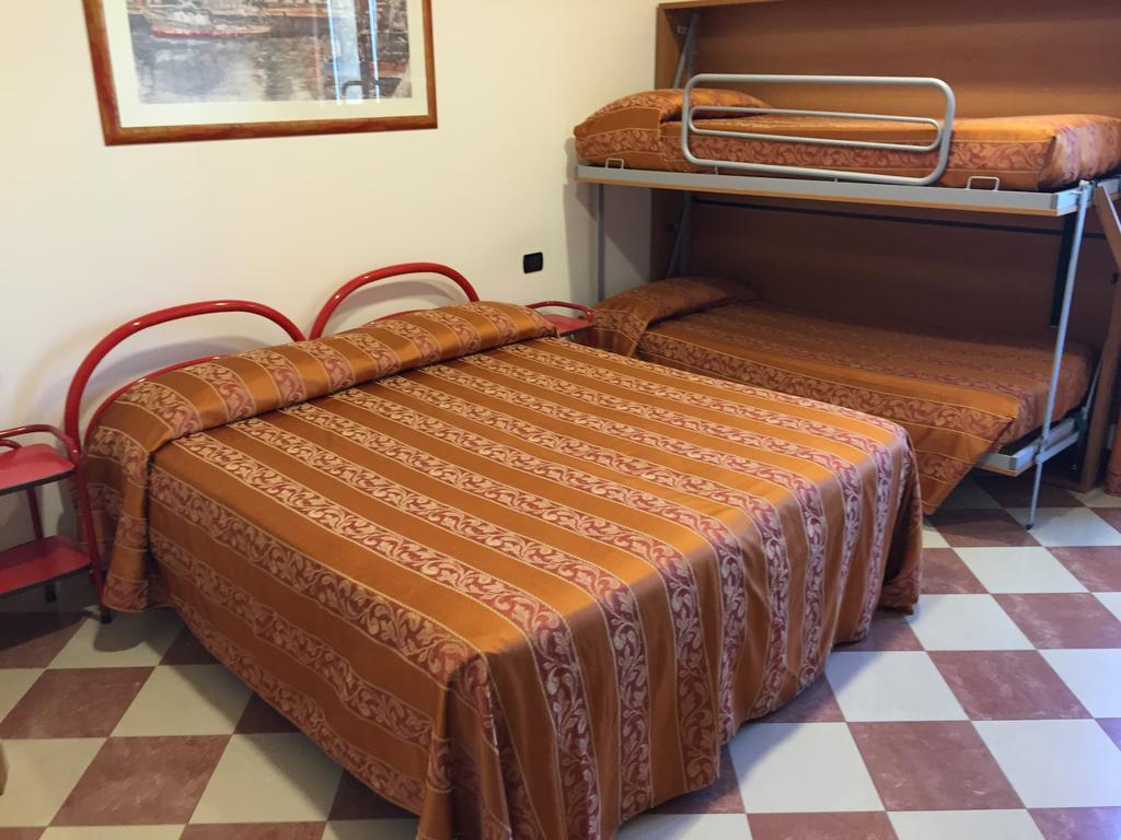 Hotel Fiorella Senigallia Værelse billede